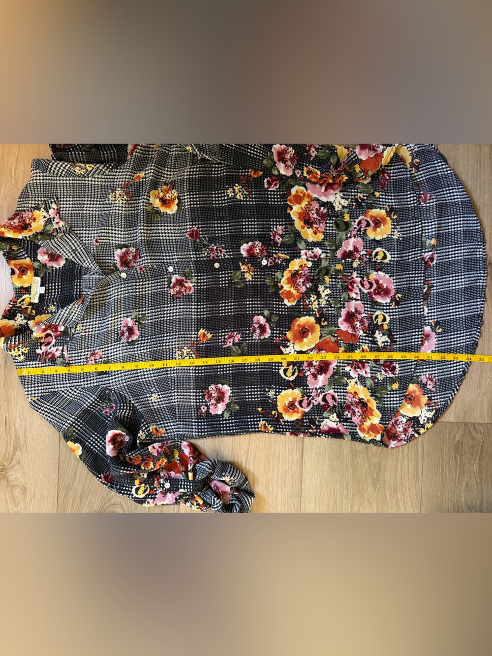 CHENAULT Floral Glen Plaid High Low Button Up Tunic Roll Tab Sleeves Top EUC - Picture 3 of 6